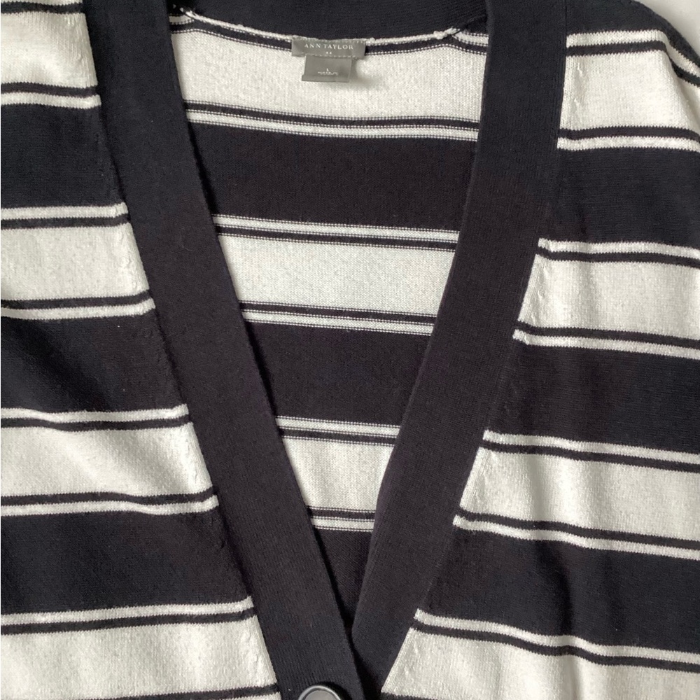 Ann Taylor V-Neck Ladies Stripe Sweater Size L - Picture 4 of 10